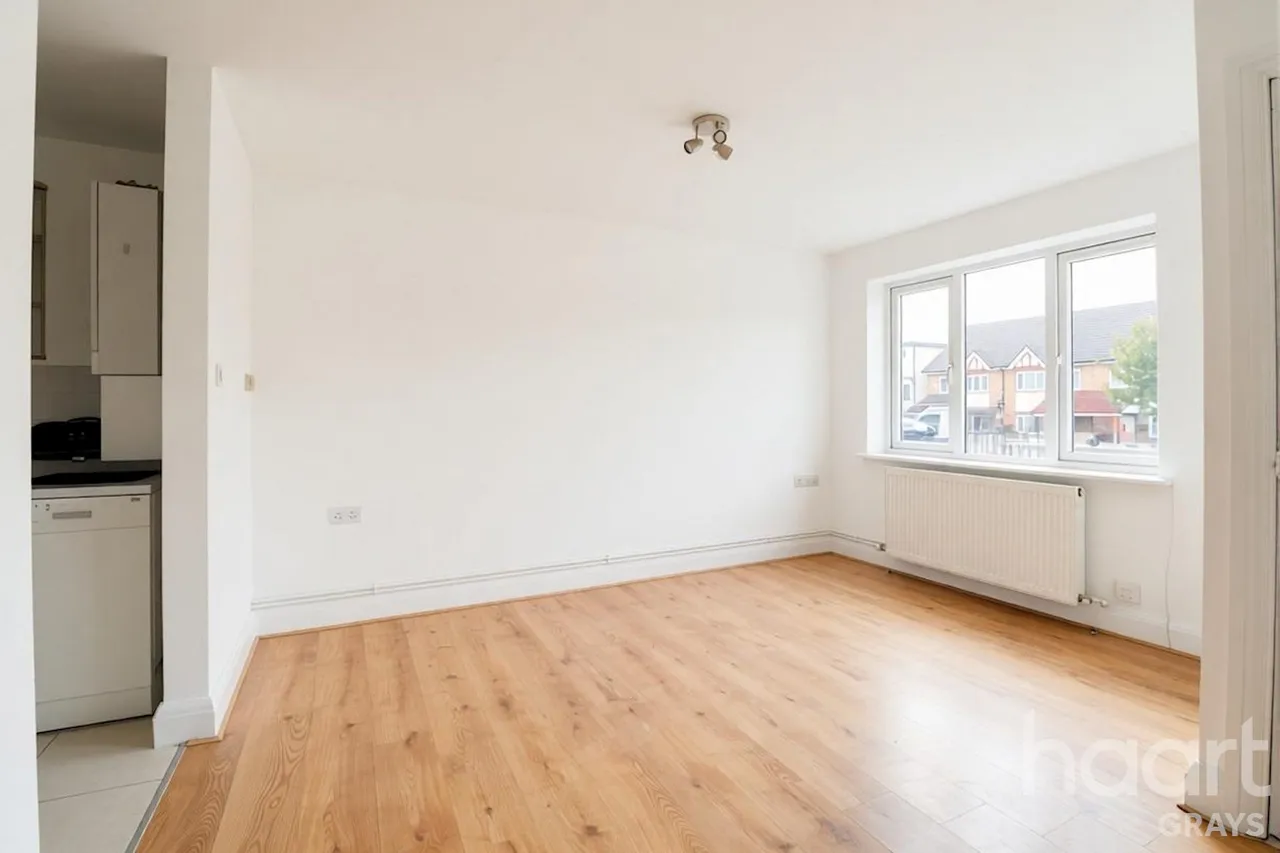 London Road, West Thurrock, RM20, photo 4