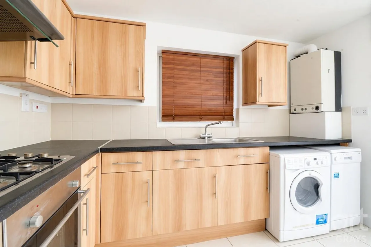 London Road, West Thurrock, RM20, photo 6