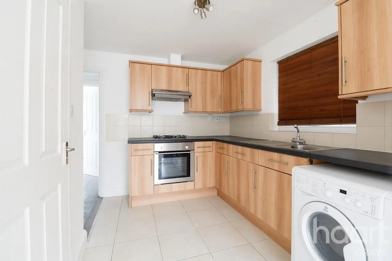London Road, West Thurrock, RM20, photo 5