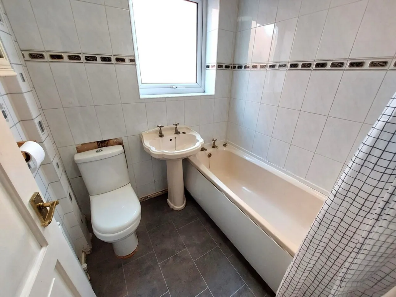 Higher Wood Street, Middleton, M24, photo 10