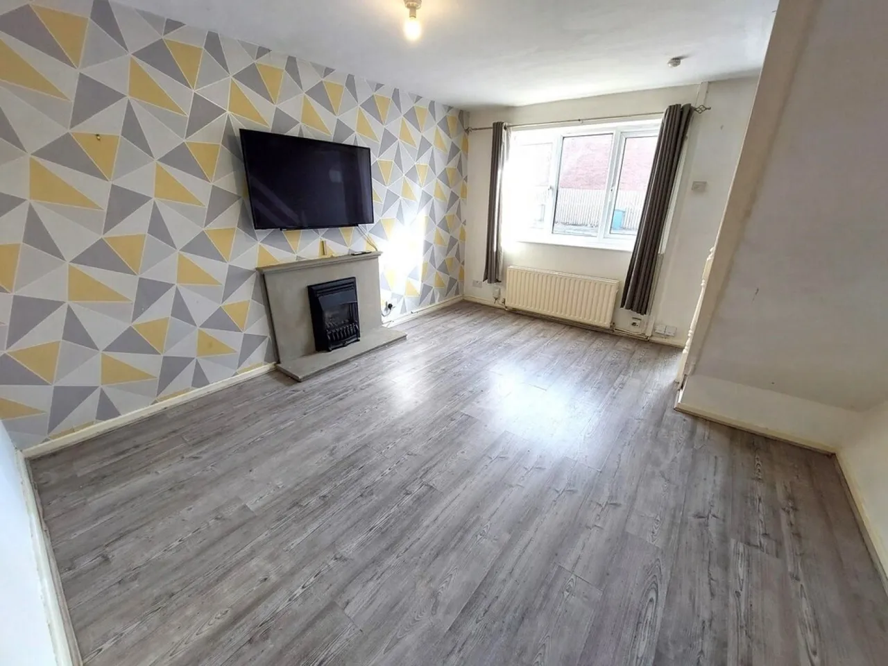 Higher Wood Street, Middleton, M24, photo 2