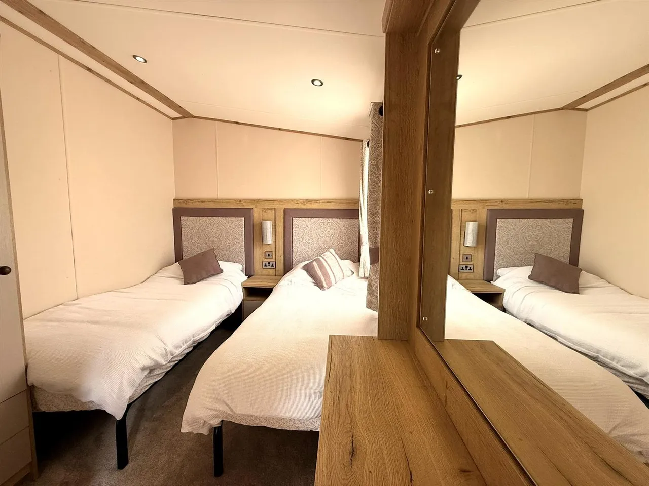 Little Lakeland Caravan Park, Wortwell, IP20, photo 6