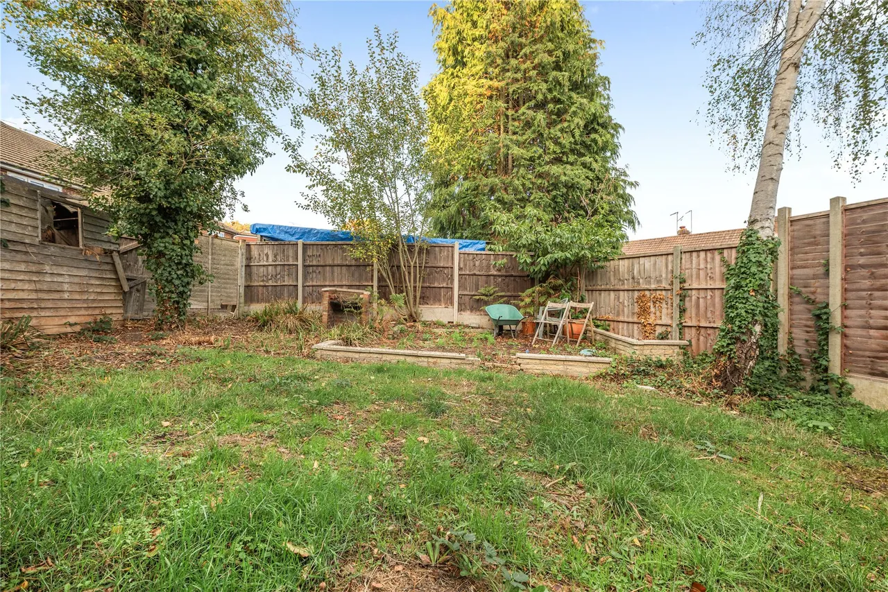 Hermitage Woods Crescent, St Johns, GU21, photo 13