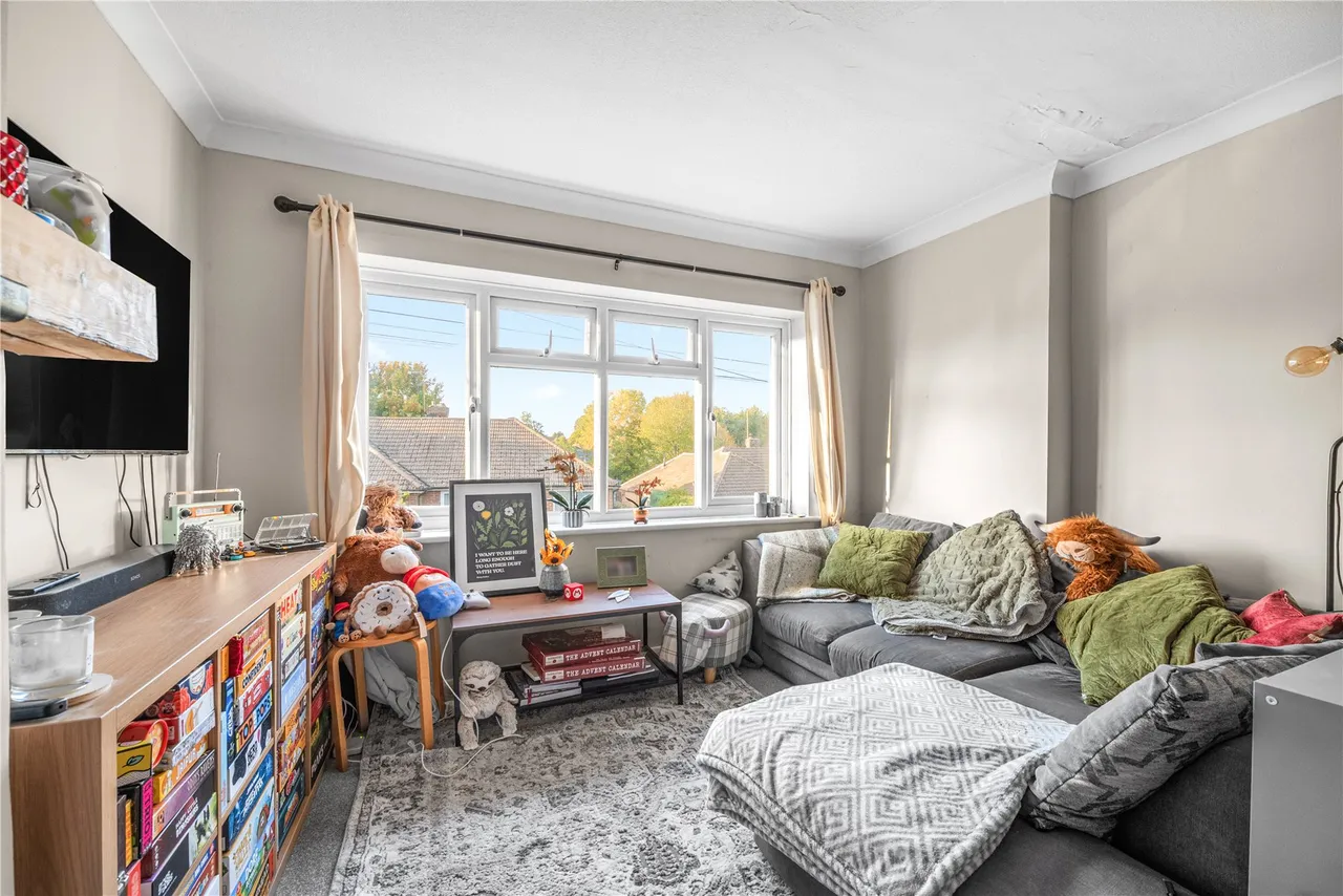 Hermitage Woods Crescent, St Johns, GU21, photo 5