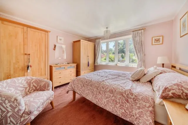 Ridgeway Close, Lightwater, GU18, photo 10
