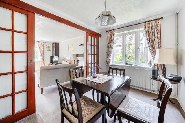 Ridgeway Close, Lightwater, GU18, photo 5