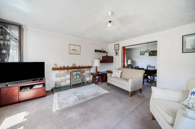 Ridgeway Close, Lightwater, GU18, photo 6