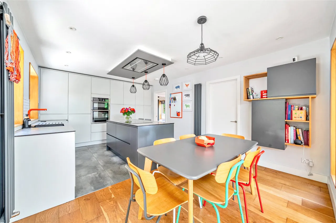 Portsmouth Road, Camberley, GU15, photo 7
