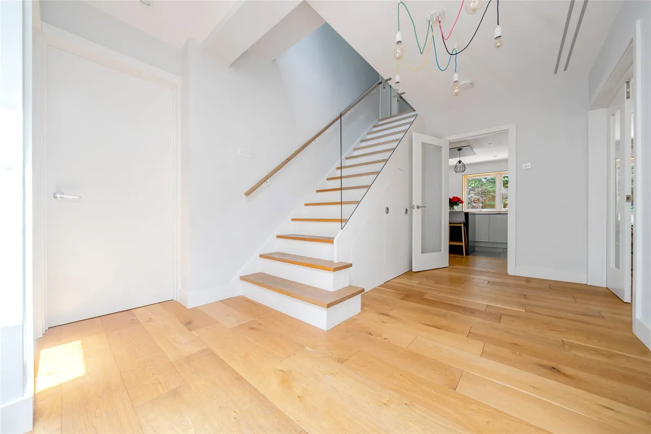 Portsmouth Road, Camberley, GU15, photo 10