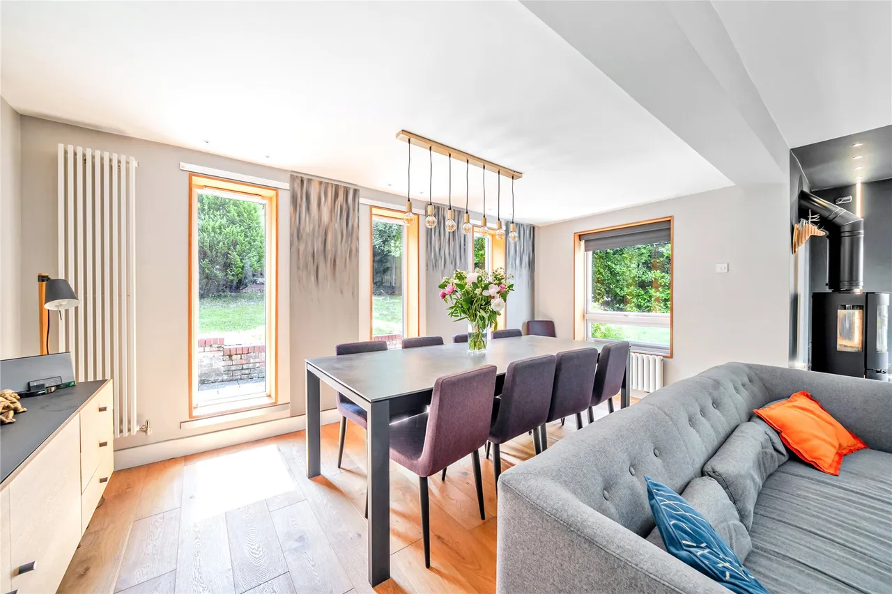 Portsmouth Road, Camberley, GU15, photo 9