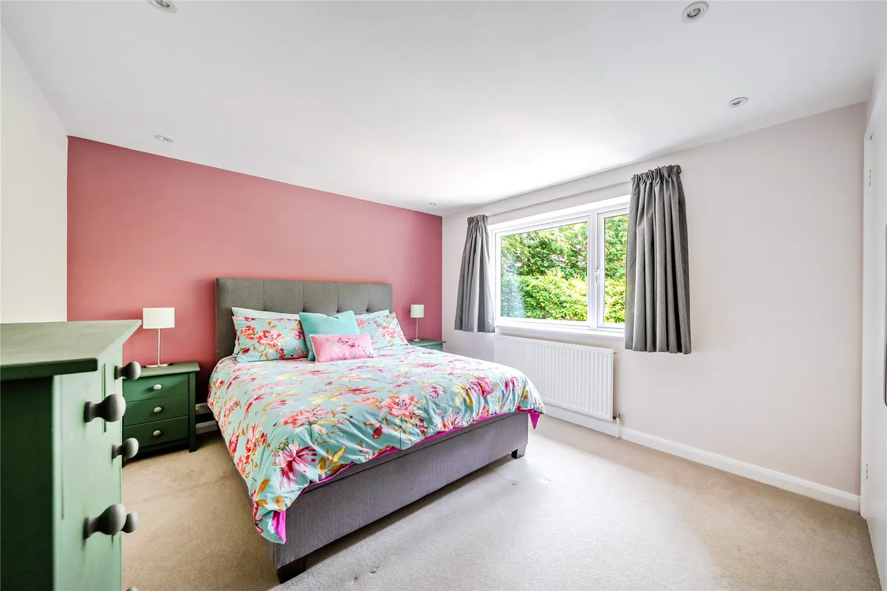 Portsmouth Road, Camberley, GU15, photo 13