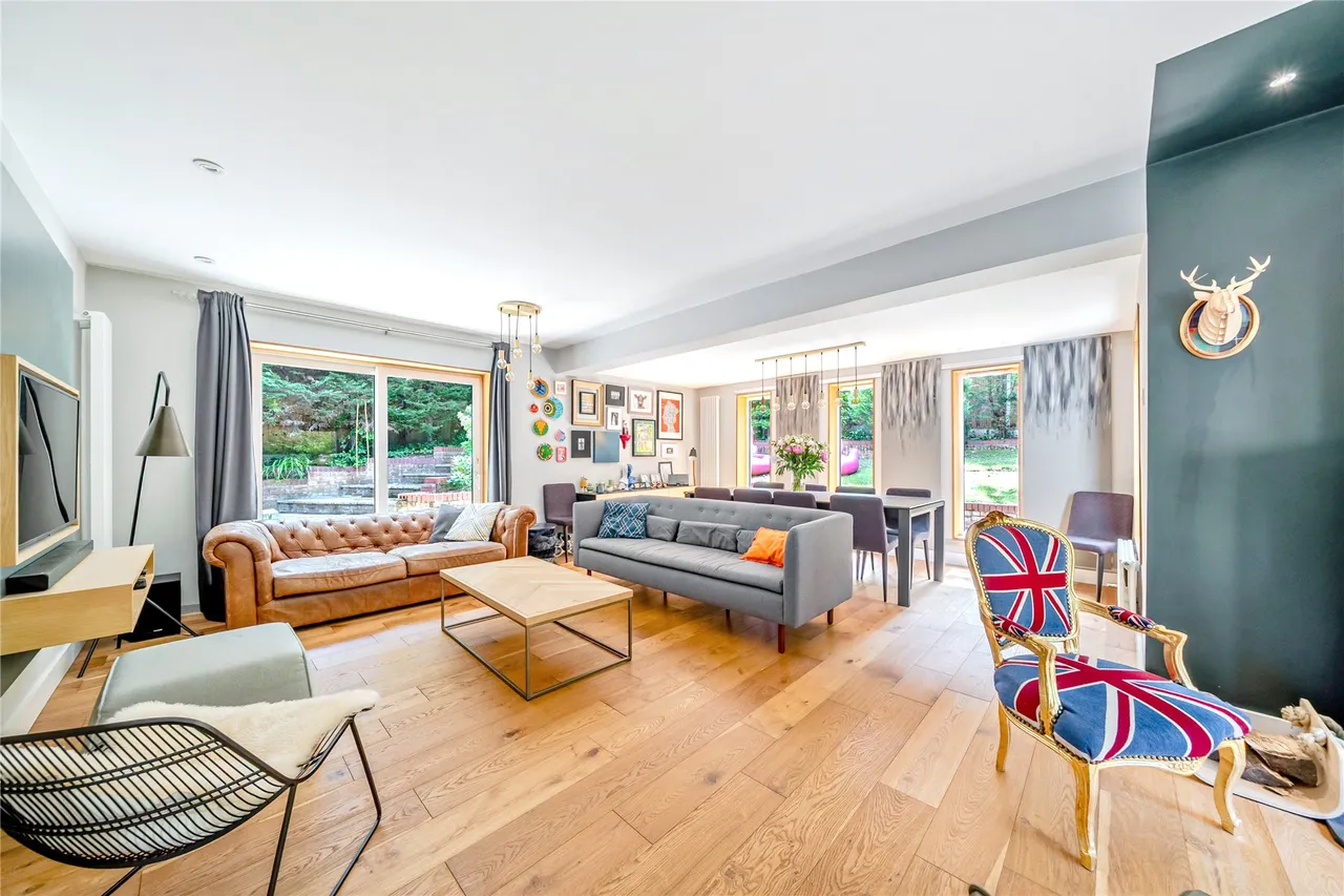Portsmouth Road, Camberley, GU15, photo 8
