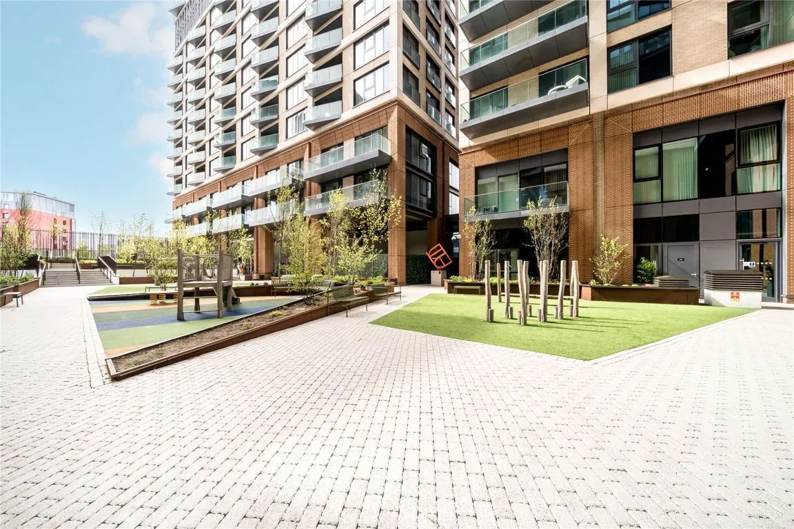 Portal Way, North Acton, photo 13