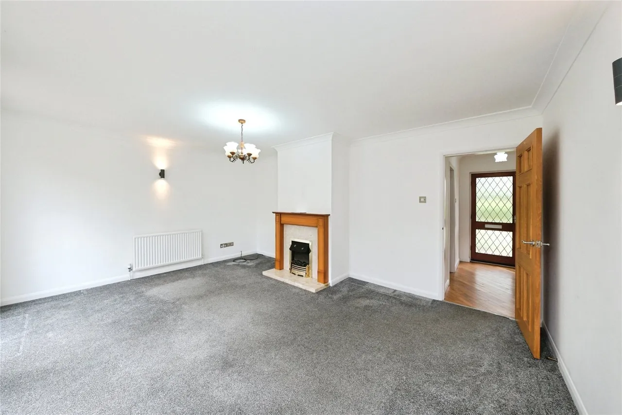 Tuxford Road, Boughton, Newark, Nottinghamshire, NG22, photo 3