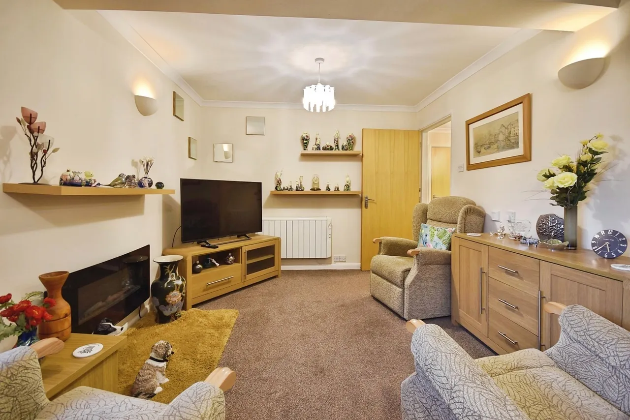 Kerslake Court, Honiton, EX14, photo 3