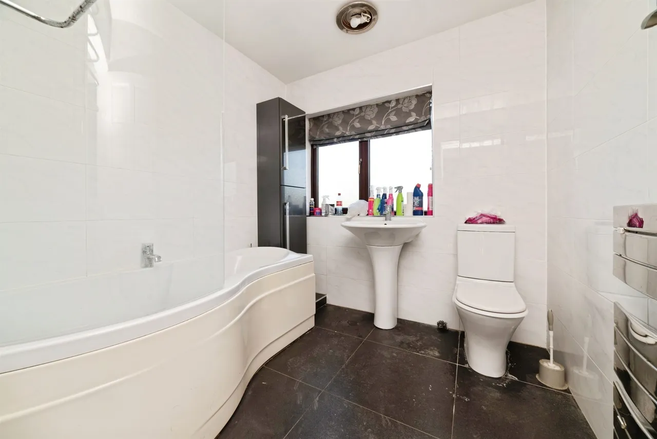 Main Road, Bilton, Hull, photo 12
