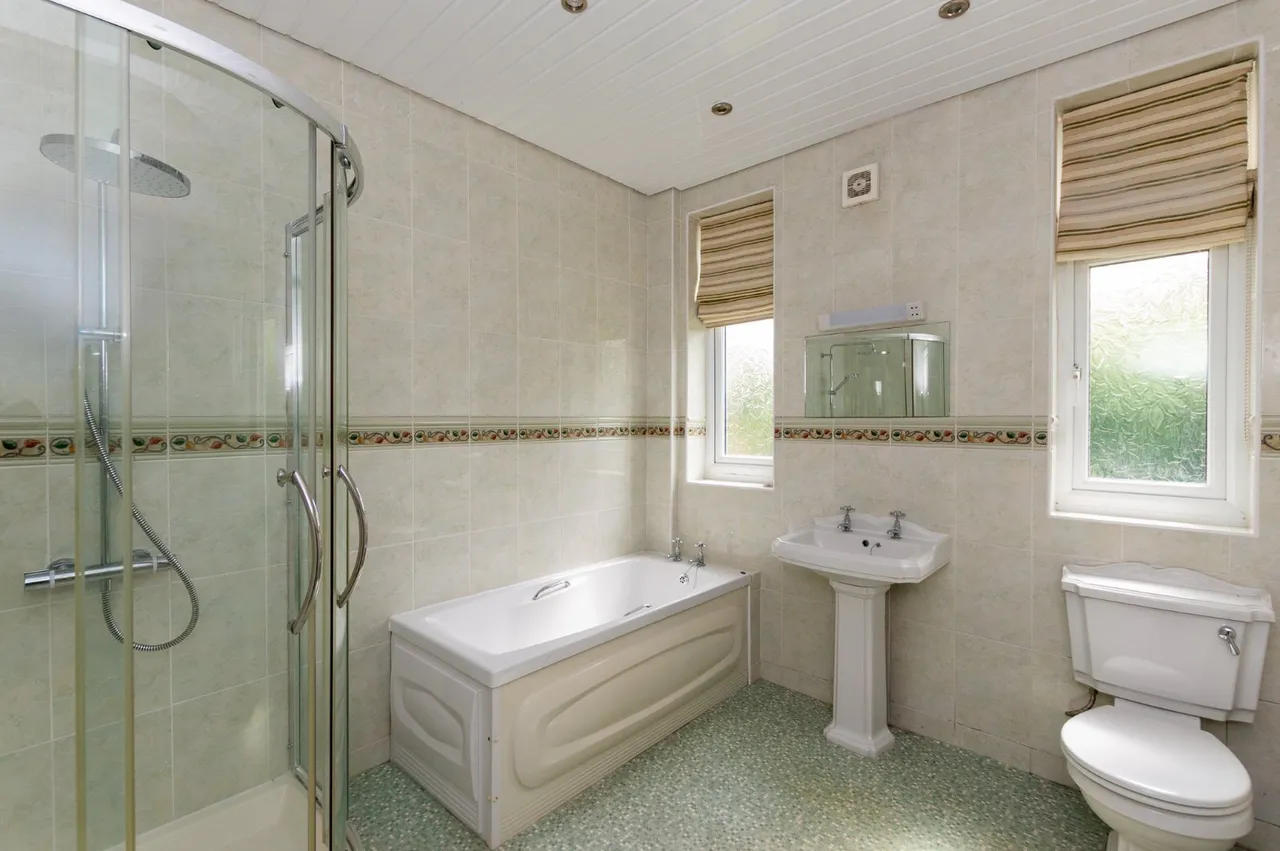Broadway, Rhos on Sea, LL28, photo 10