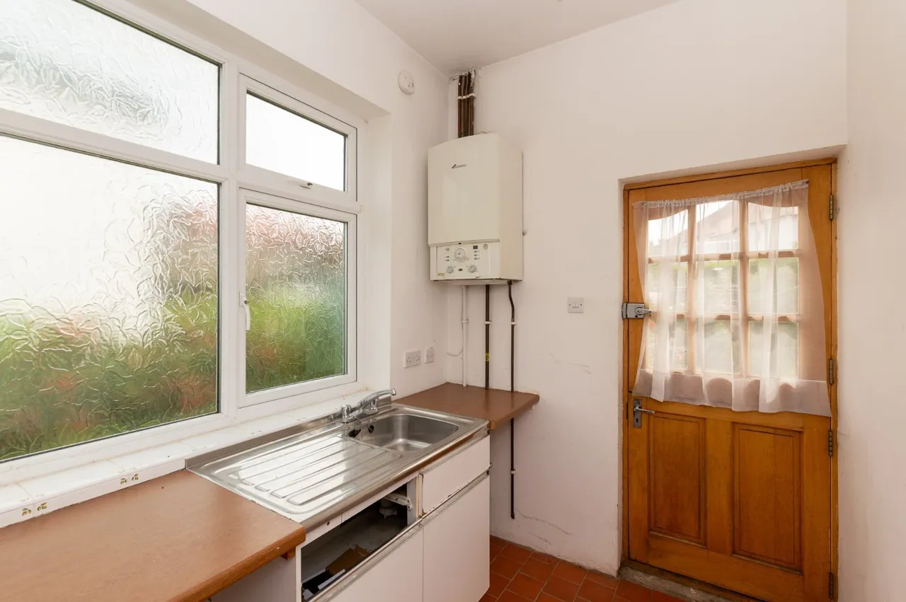 Broadway, Rhos on Sea, LL28, photo 12