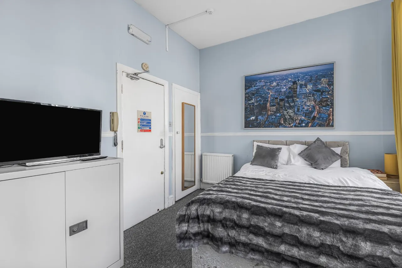 Castletown Road, West Kensington, London, W14, photo 3