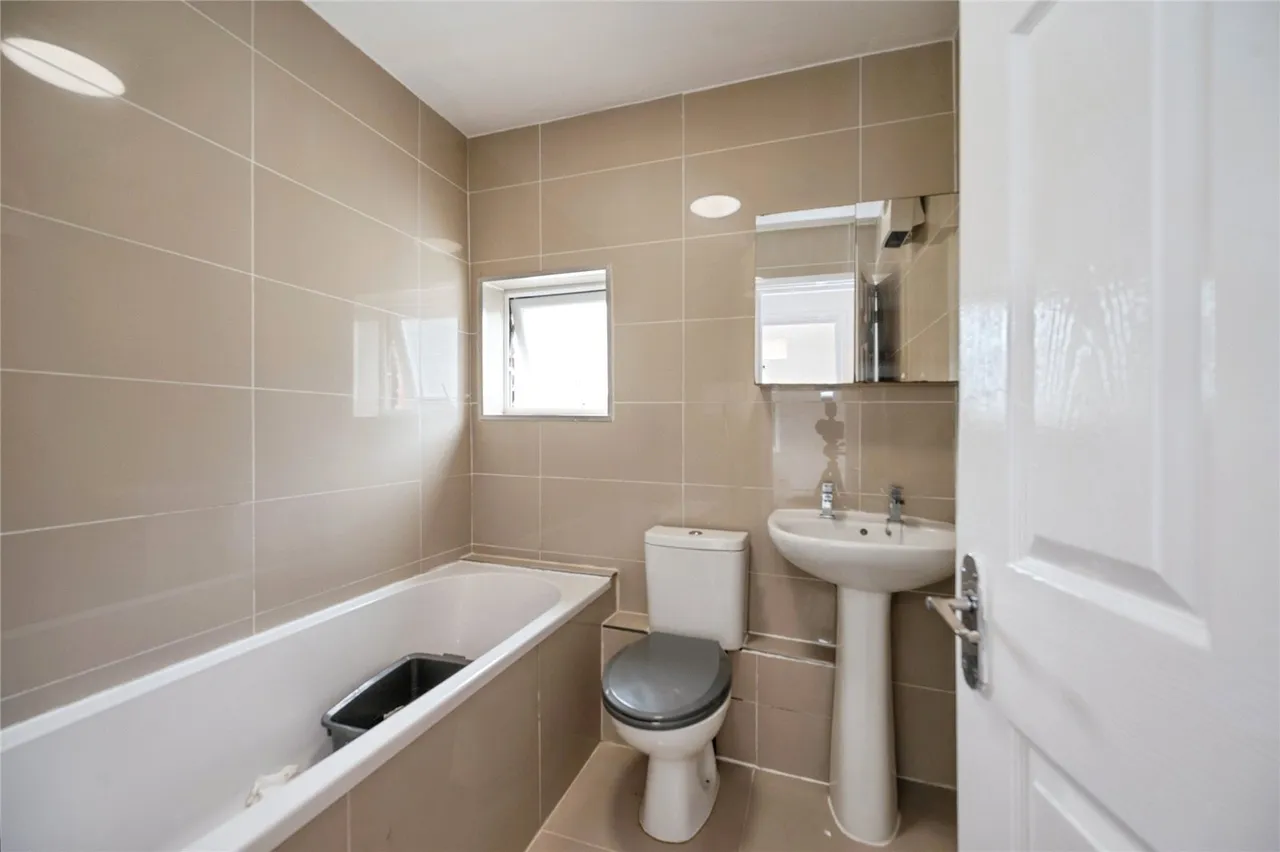Norfolk Mews, Sea Front, PO11, photo 12