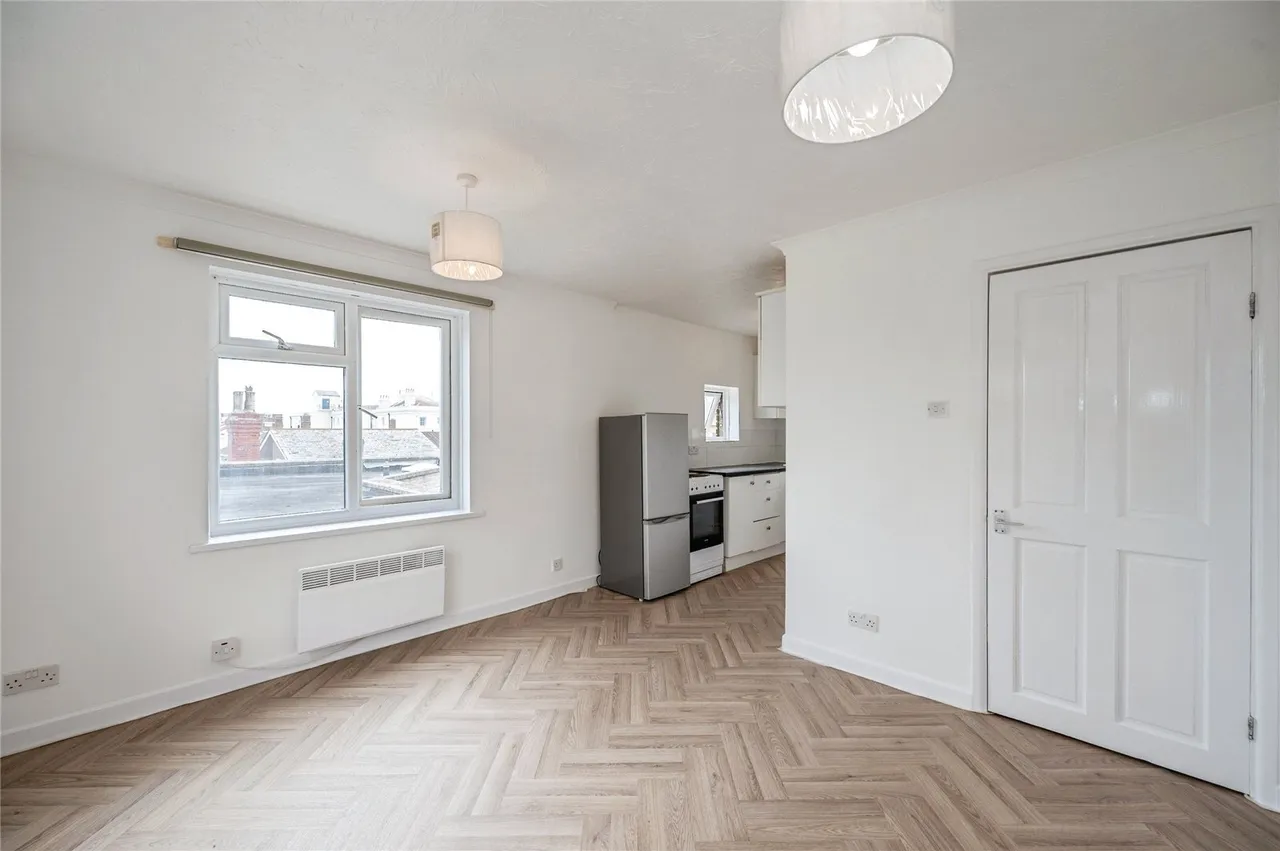 Norfolk Mews, Sea Front, PO11, photo 5