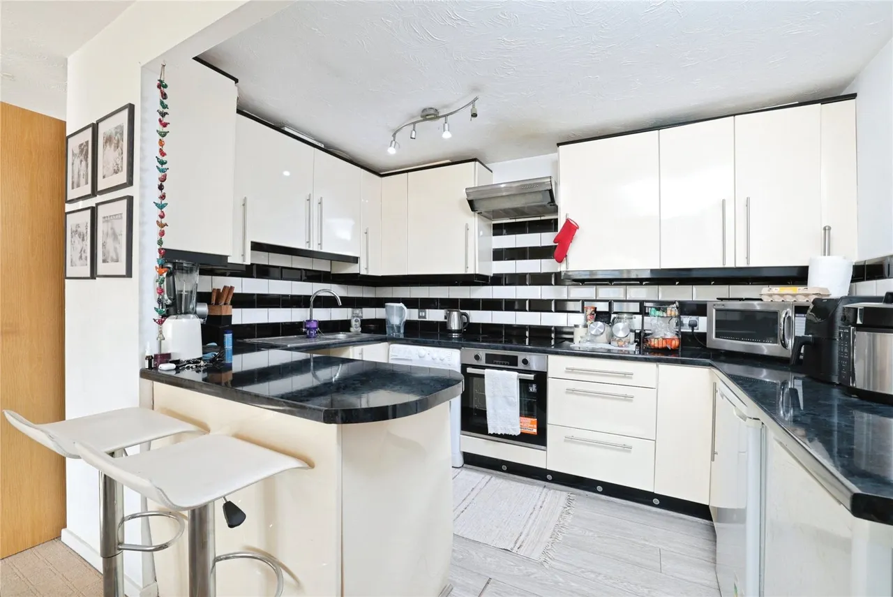Rabournmead Drive, Northolt Fees Apply, UB5, photo 7