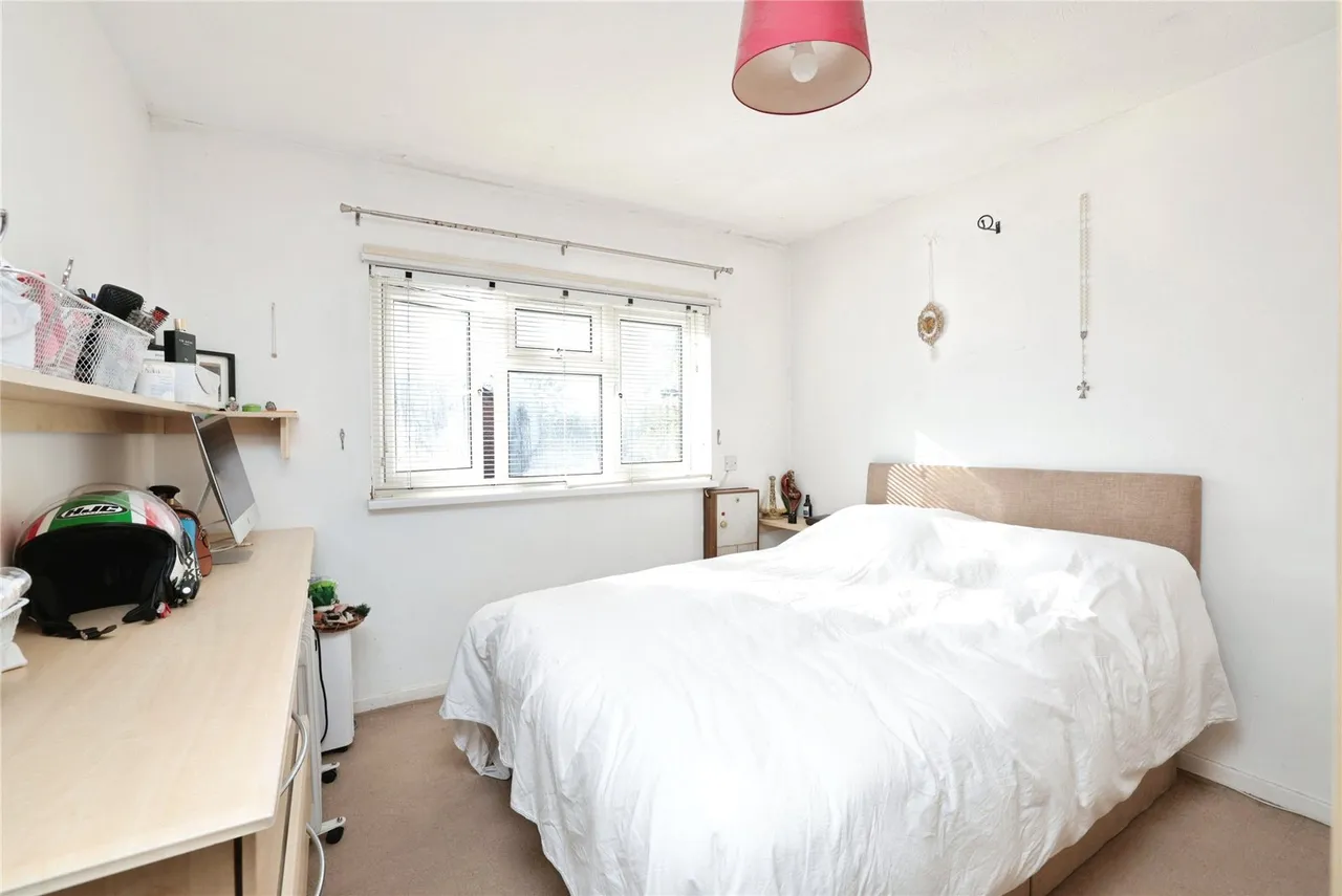 Rabournmead Drive, Northolt Fees Apply, UB5, photo 6