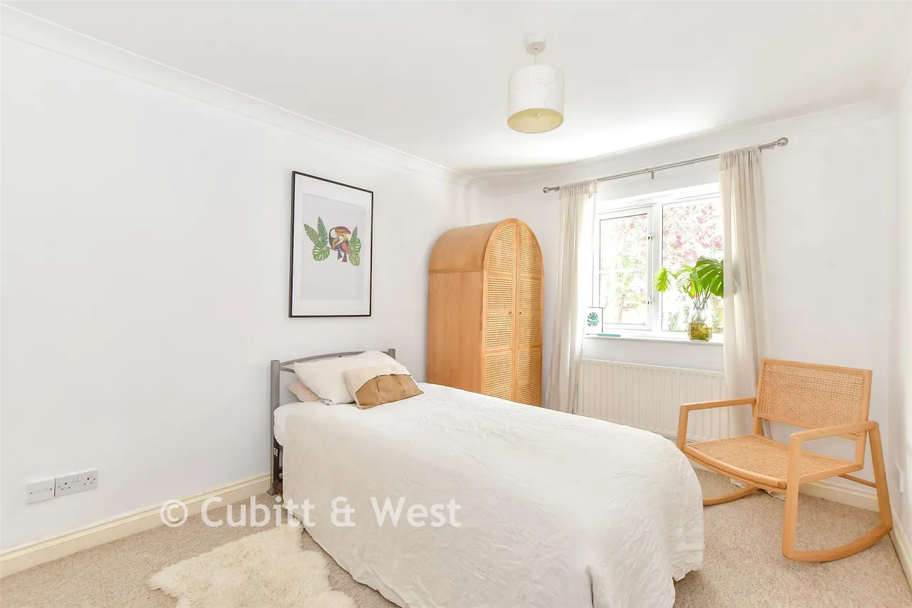 Victoria Road, Hayling Island, PO11, photo 9