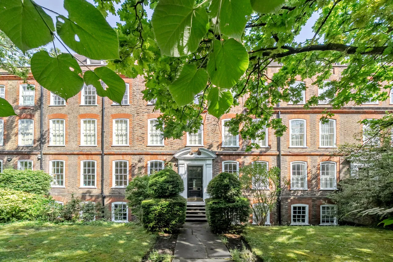 Clapham Common North Side, Clapham, SW4, photo 2