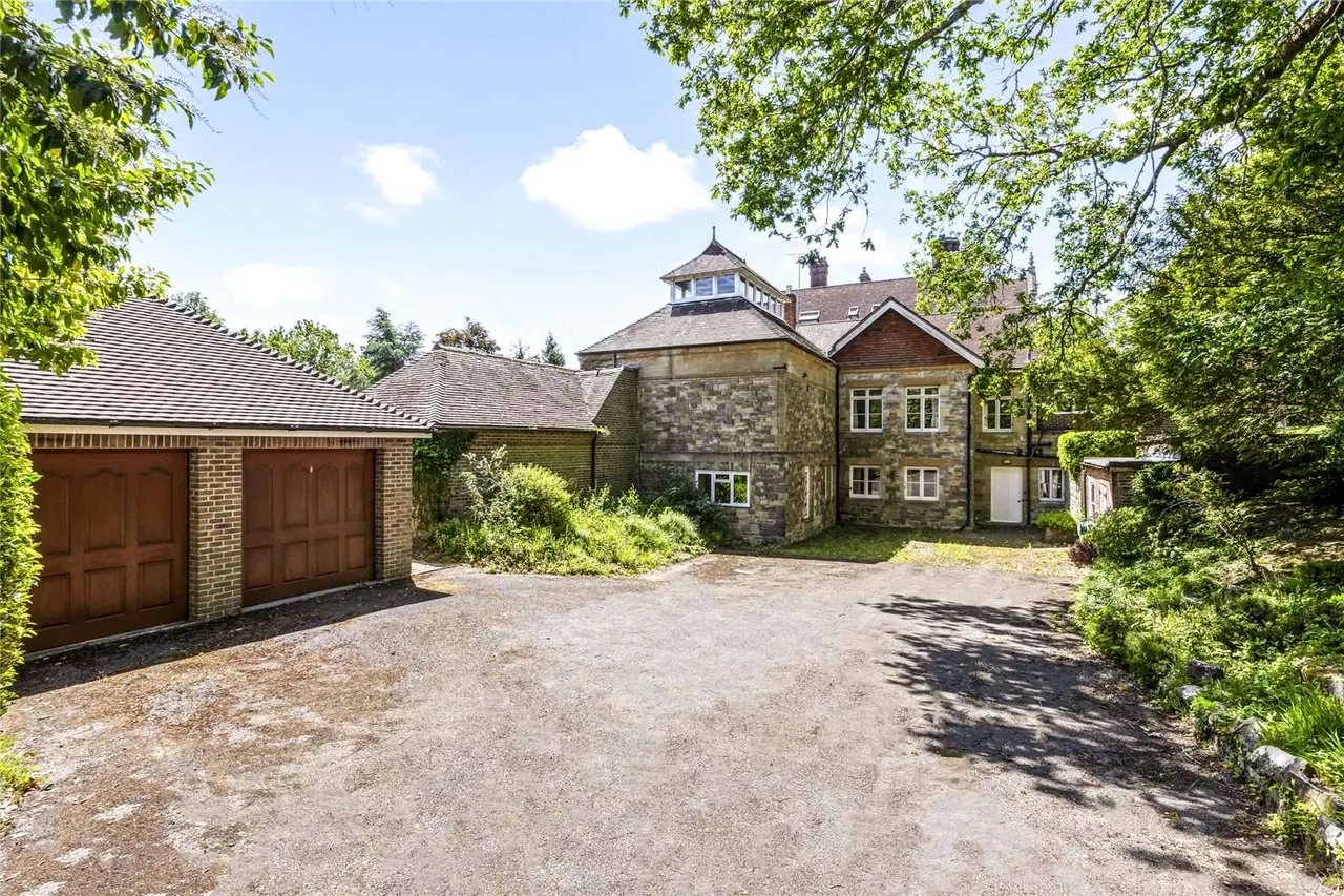 4 bed house for sale — Wall Hill Road, Ashurst Wood, East Grinstead, East Sussex, RH19 3TQ