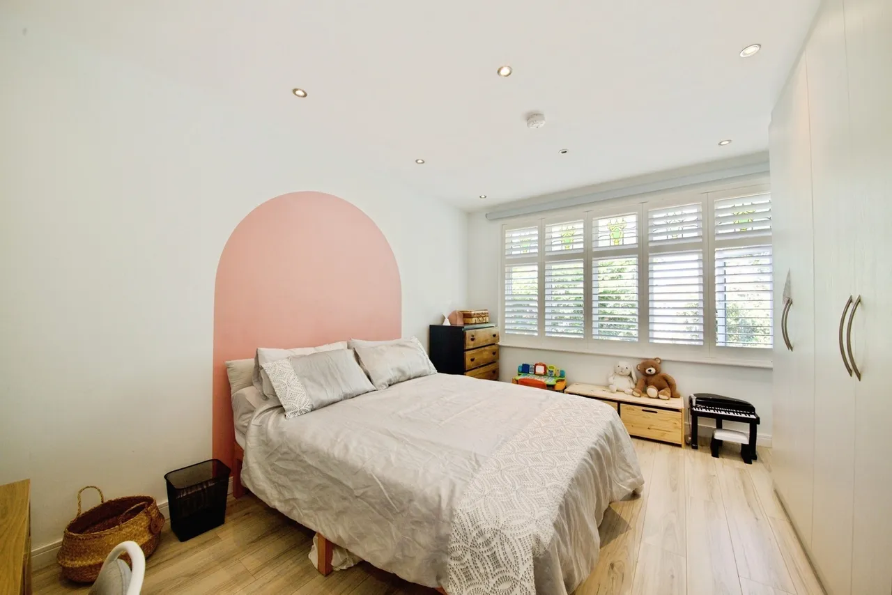 Bramley Road, London, N14, photo 8