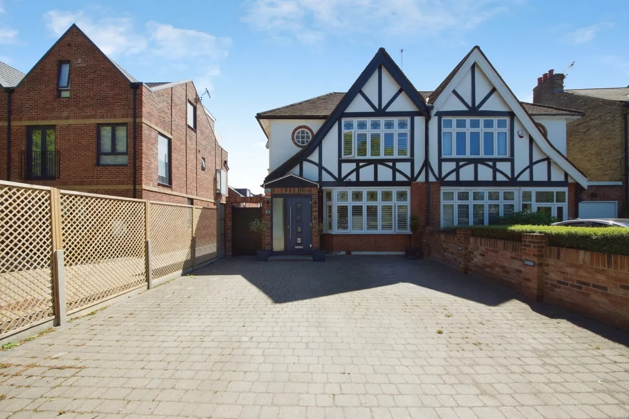 Bramley Road, London, N14, photo 23