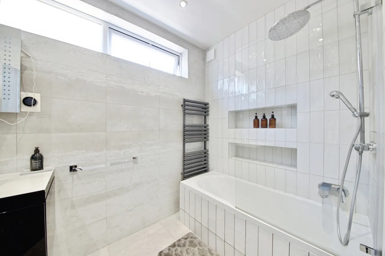 Bramley Road, London, N14, photo 21