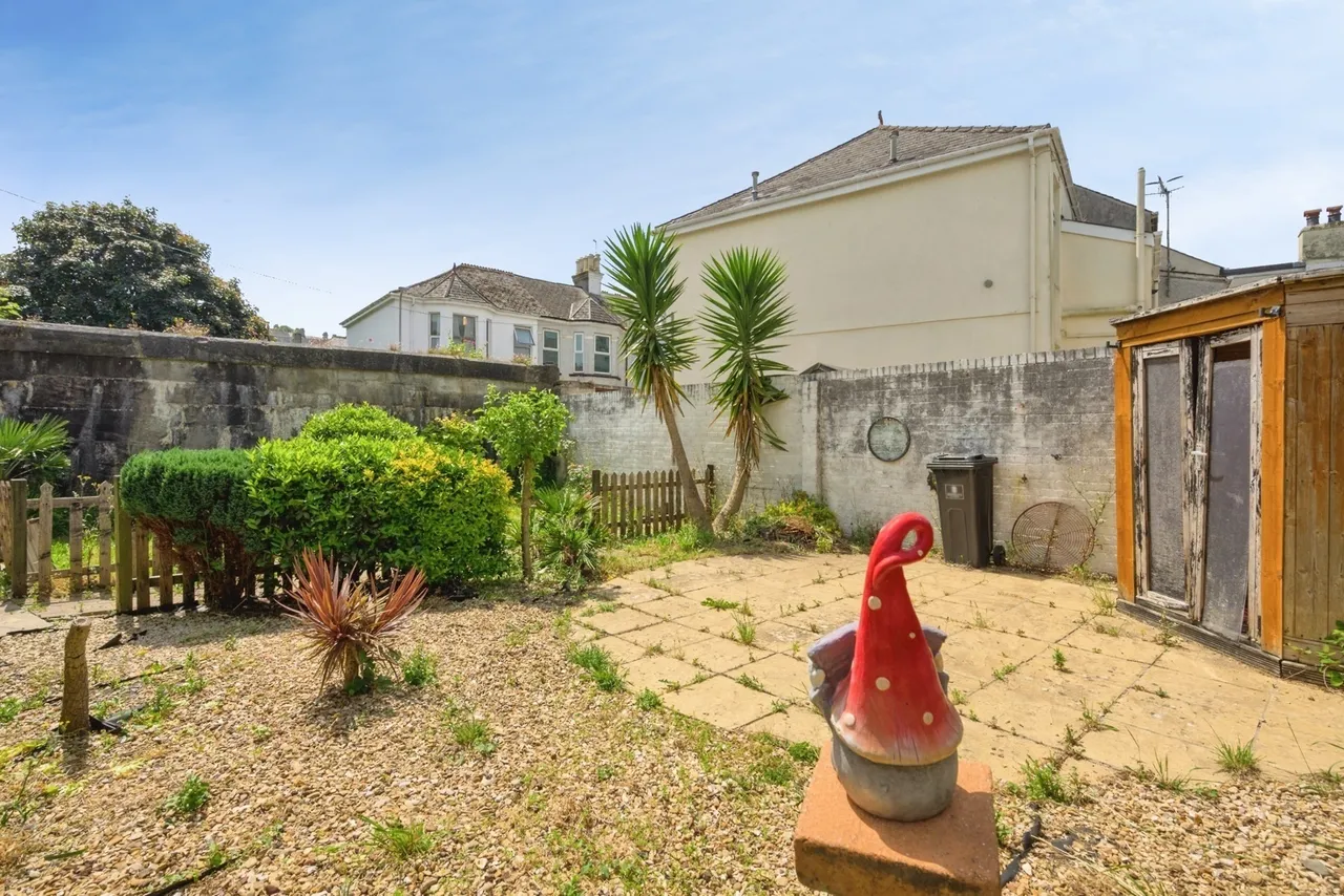 Ronald Terrace, Plymouth, PL2, photo 18