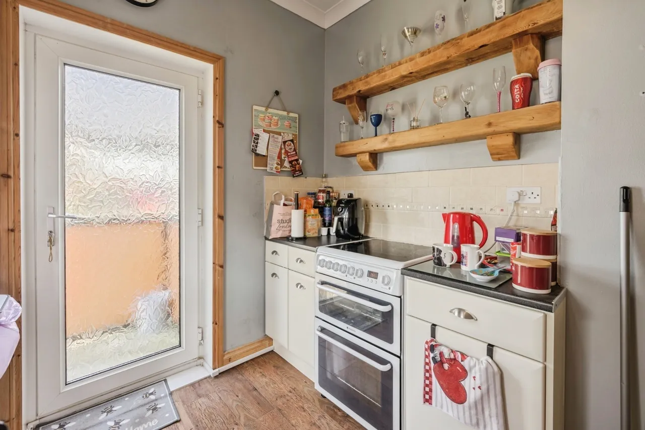 Ronald Terrace, Plymouth, PL2, photo 9