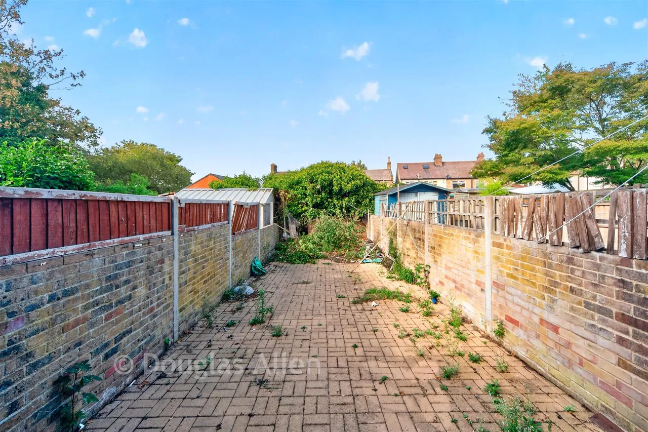Railway Street, Romford, RM6, photo 2