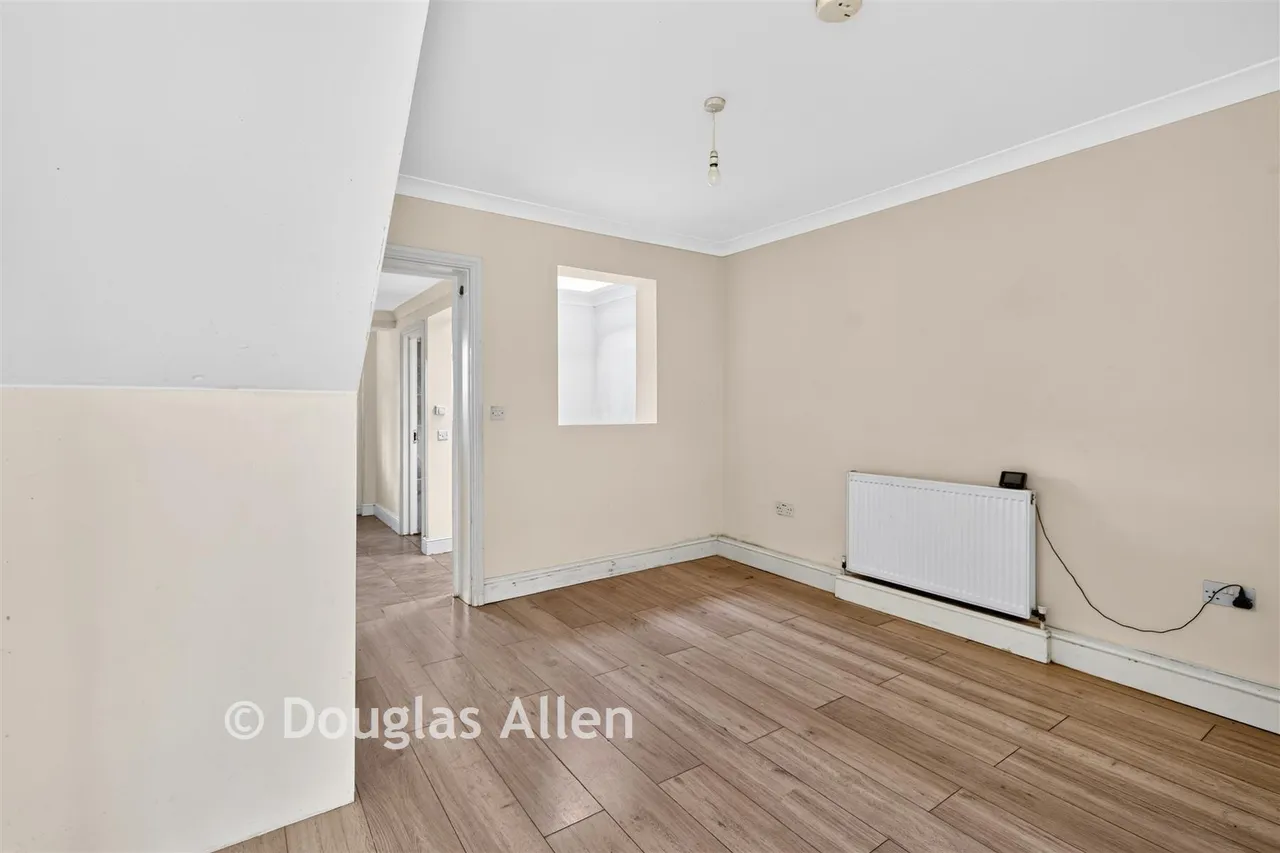 Railway Street, Romford, RM6, photo 10