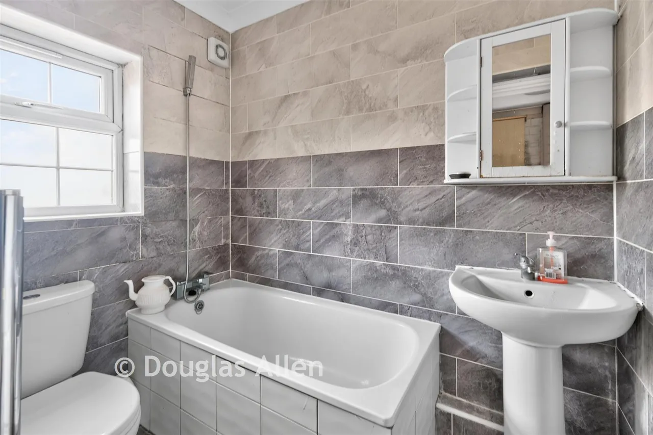 Railway Street, Romford, RM6, photo 8