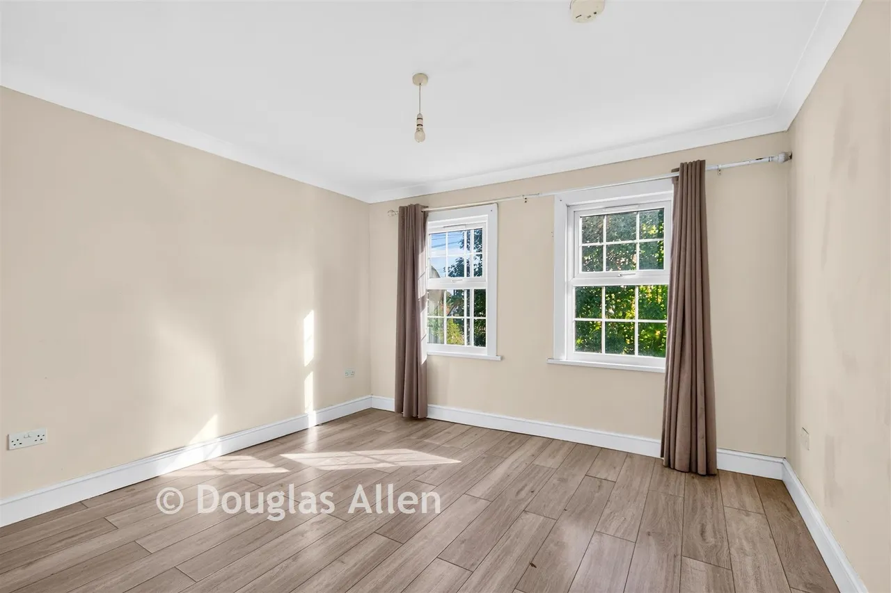 Railway Street, Romford, RM6, photo 5