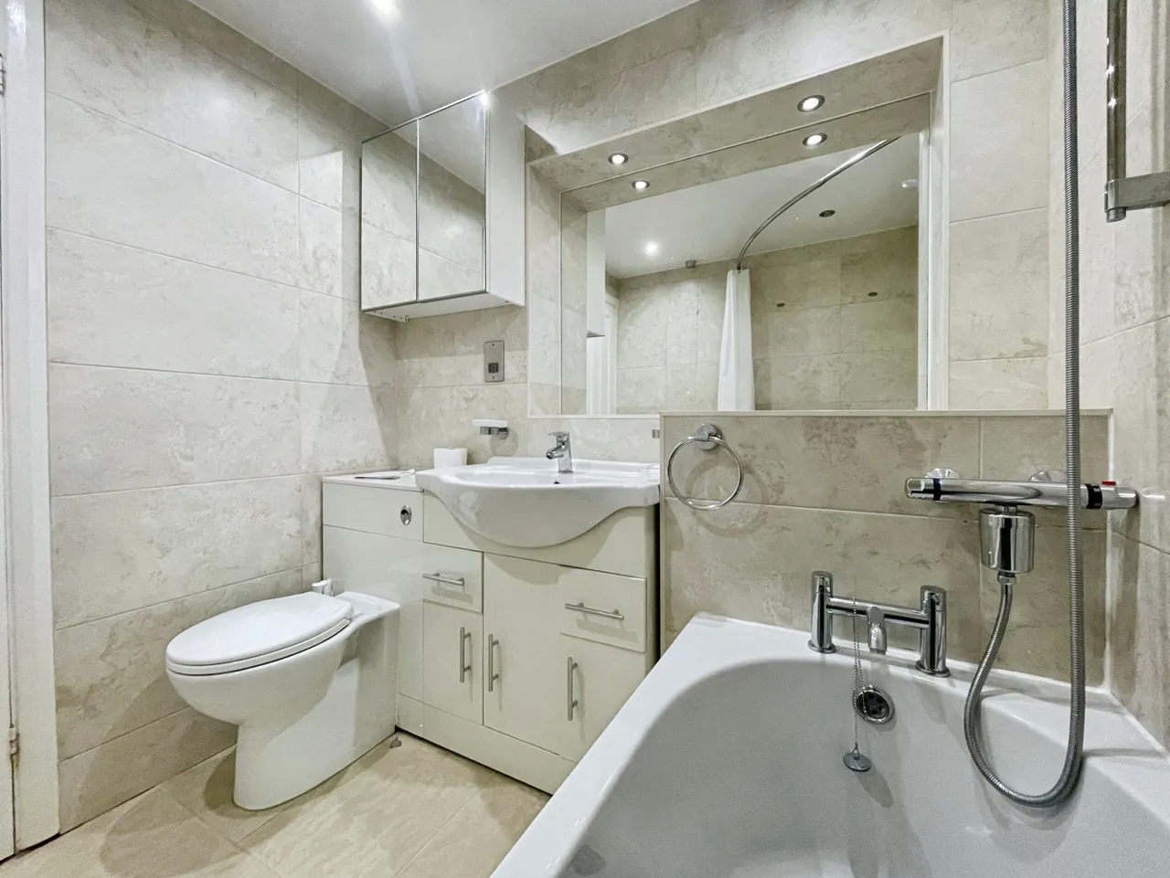 Beech Way, Basingstoke, Basingstoke, RG23 8LR, photo 16
