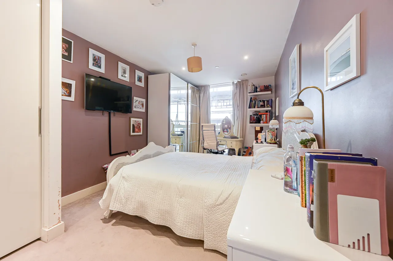 2 bed flat for sale, London, SE10