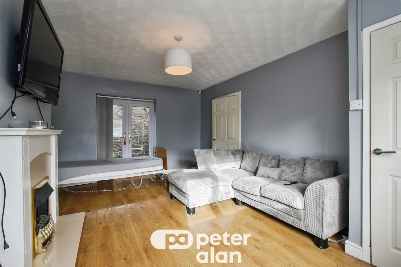 Treneol Aberdare, CF44, photo 4
