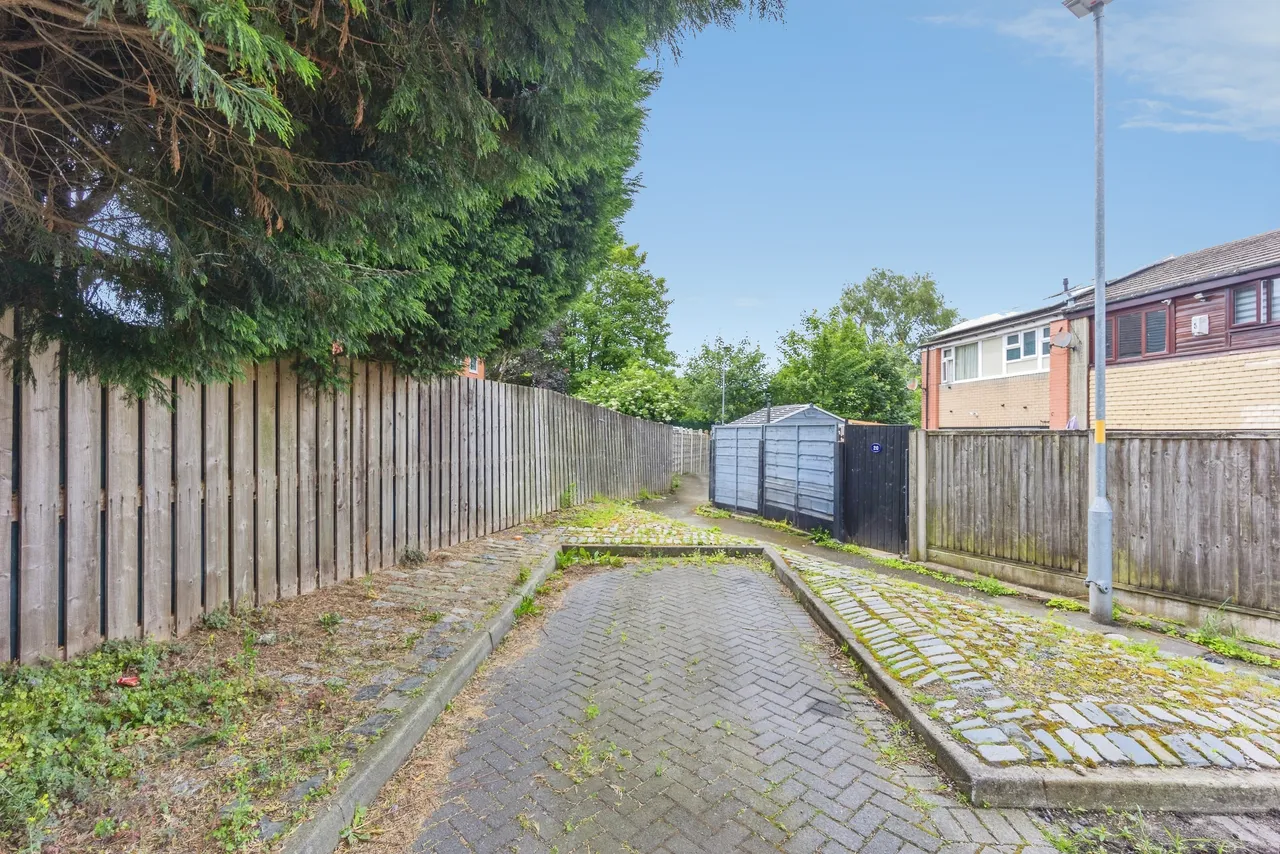 Parry Walk, Ashton-Under-Lyne, OL6, photo 5