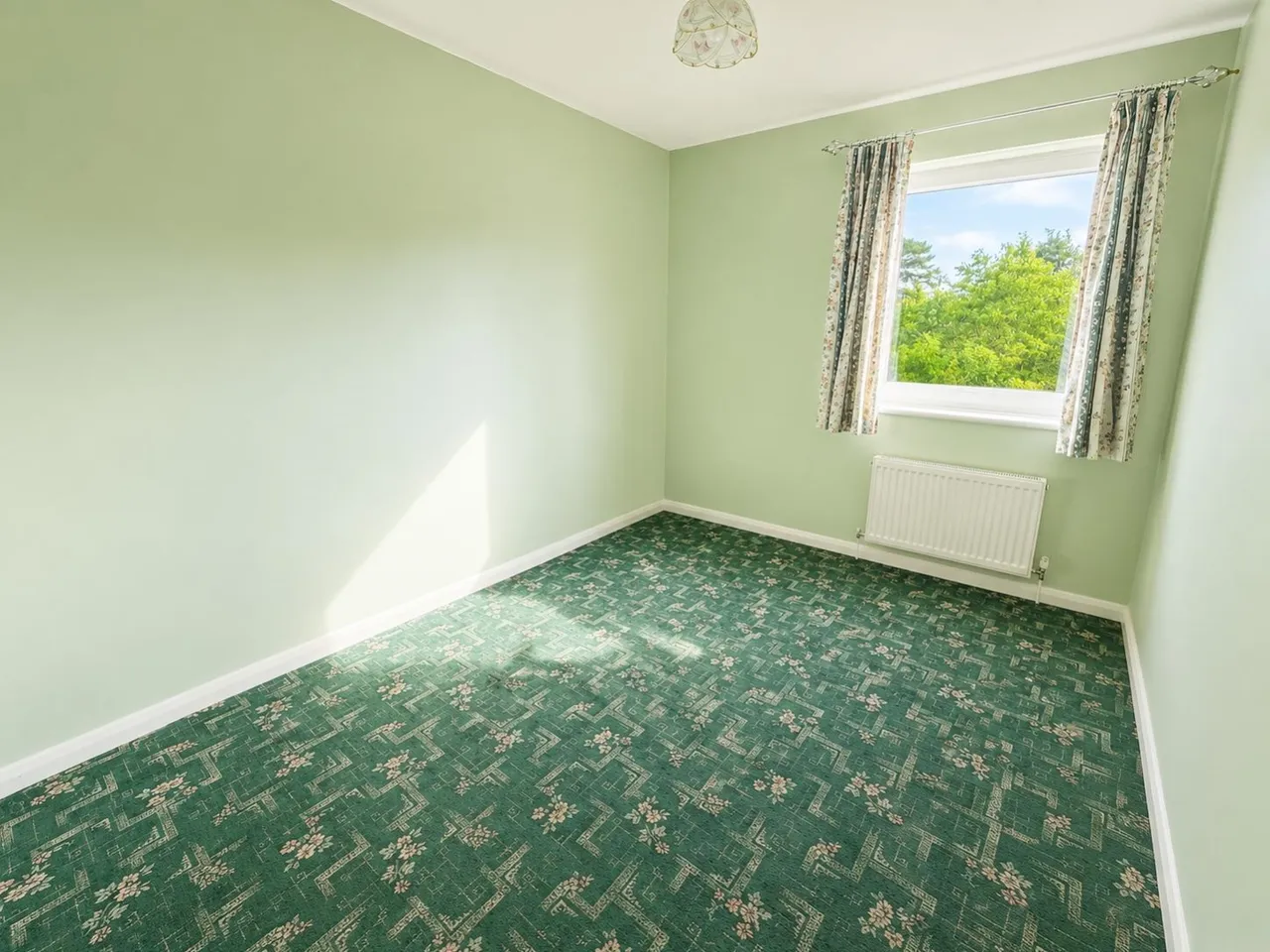 Brandon Thorpe Lea Road, Surrey Egham, TW20, photo 5
