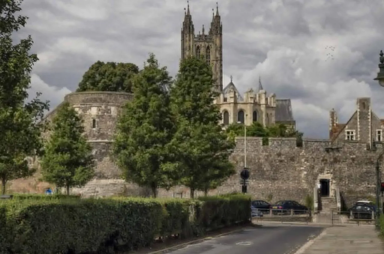 Bingley Court, Canterbury City Centre, Canterbury CT1, photo 15