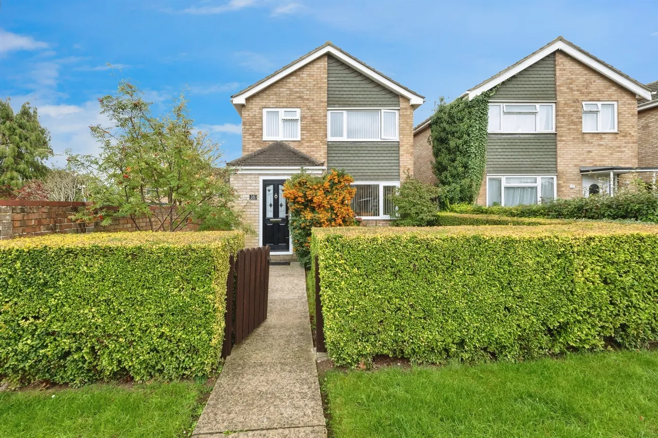 3 bed house for sale — Eden Walk, Bletchley, Milton Keynes