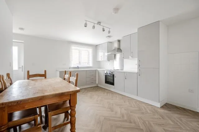 Martingale Grove, Arborfield Green, RG2, photo 3