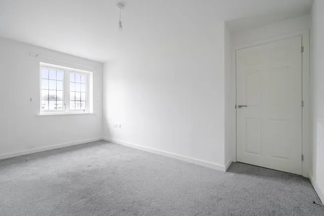 Martingale Grove, Arborfield Green, RG2, photo 13