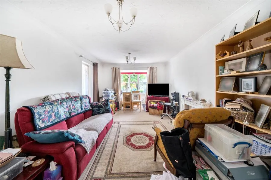 College Road, Epsom, KT17, photo 2
