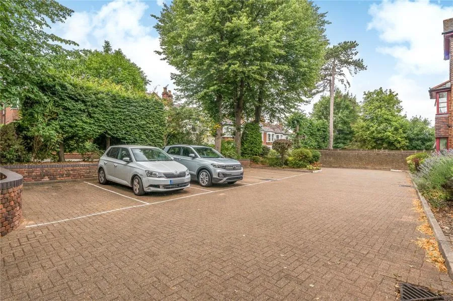 College Road, Epsom, KT17, photo 7